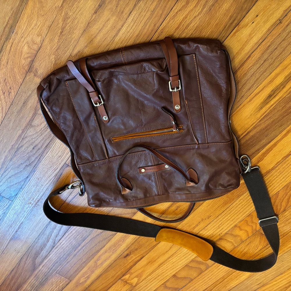Elegant Brown Leather Messenger Bag